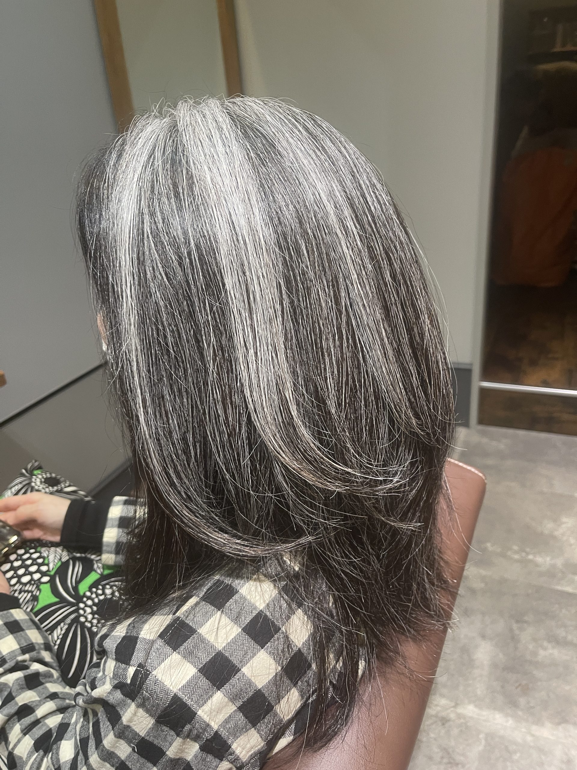 美しいグレイヘア♪ 美容室REATY＜リーティ＞世田谷区梅ヶ丘の美容室